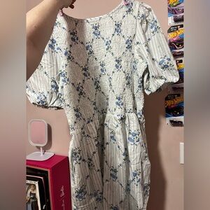 ⭐️Old Navy Blue Floral Long Sleeve Dress